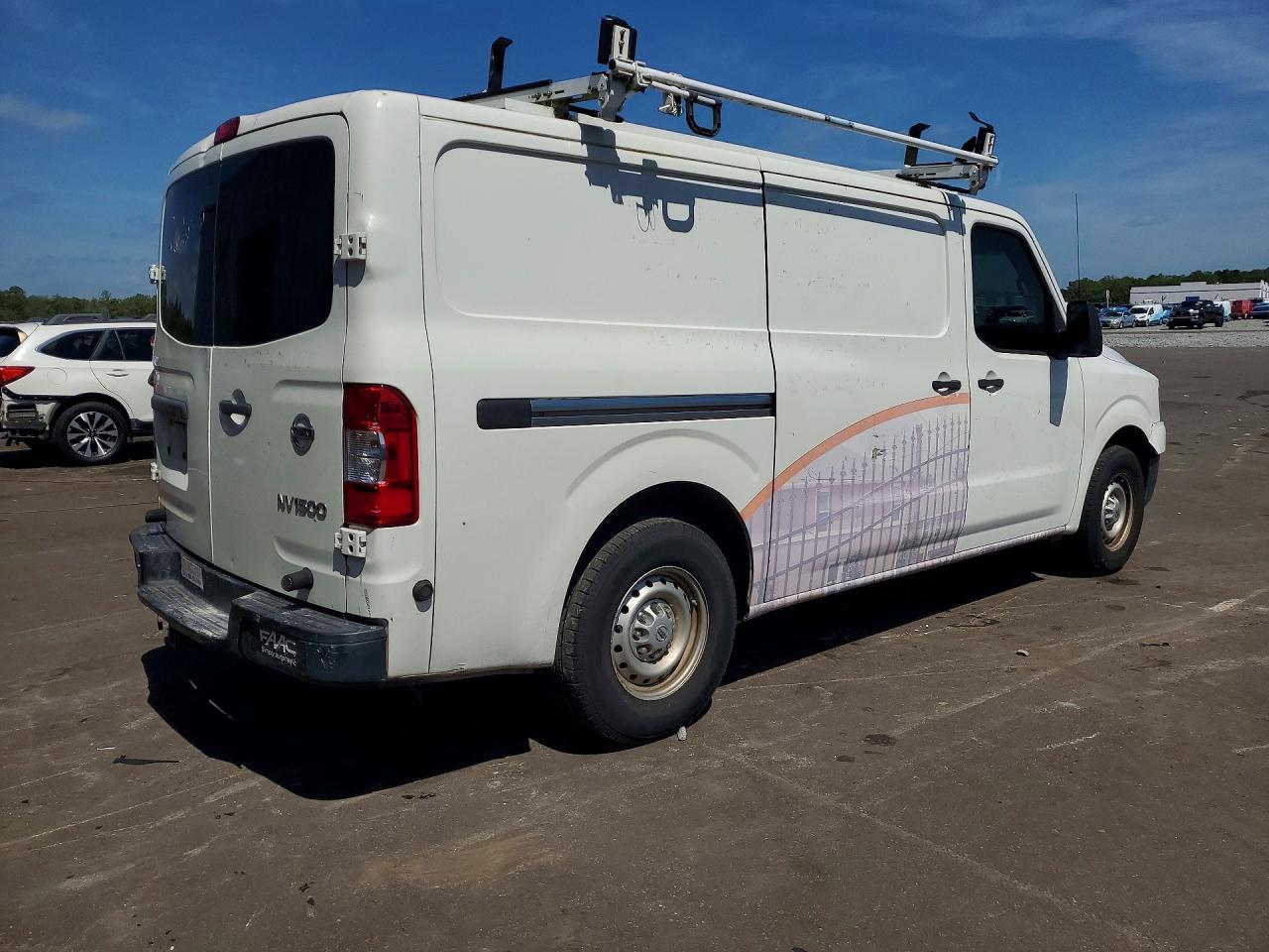 Nissan Nv 1500 S