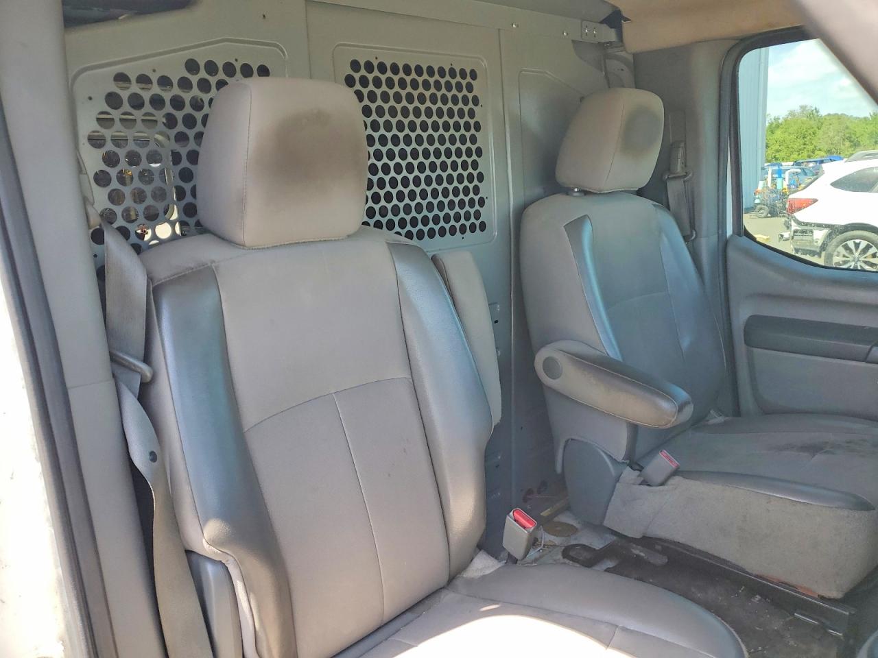 Nissan Nv 1500 S