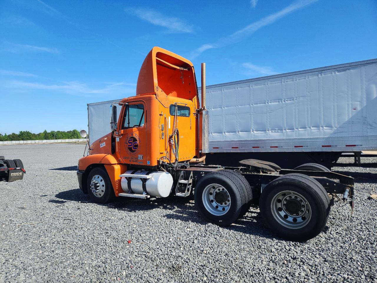 Freightliner Conventional St120