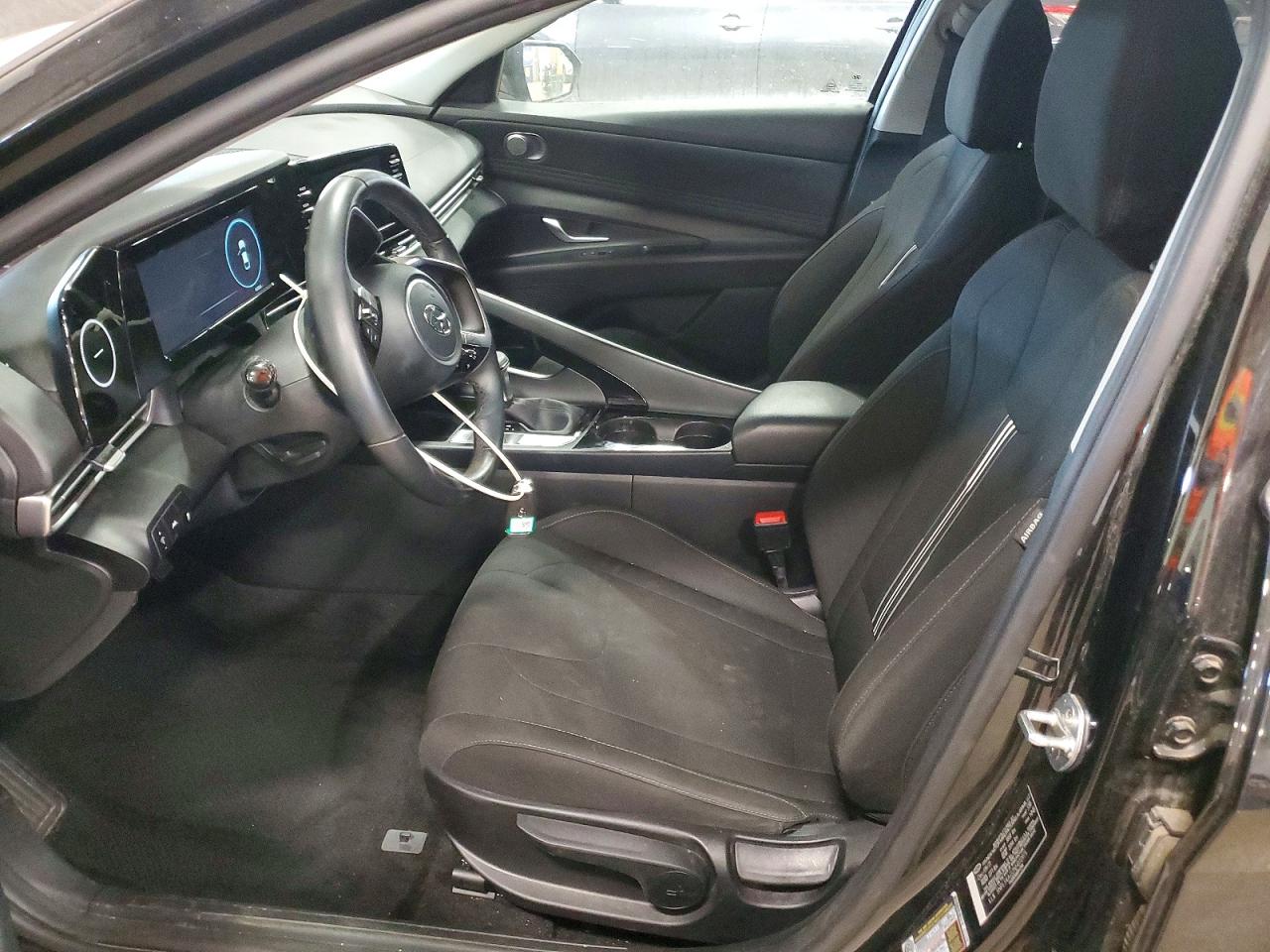 Hyundai ELANTRA Sel