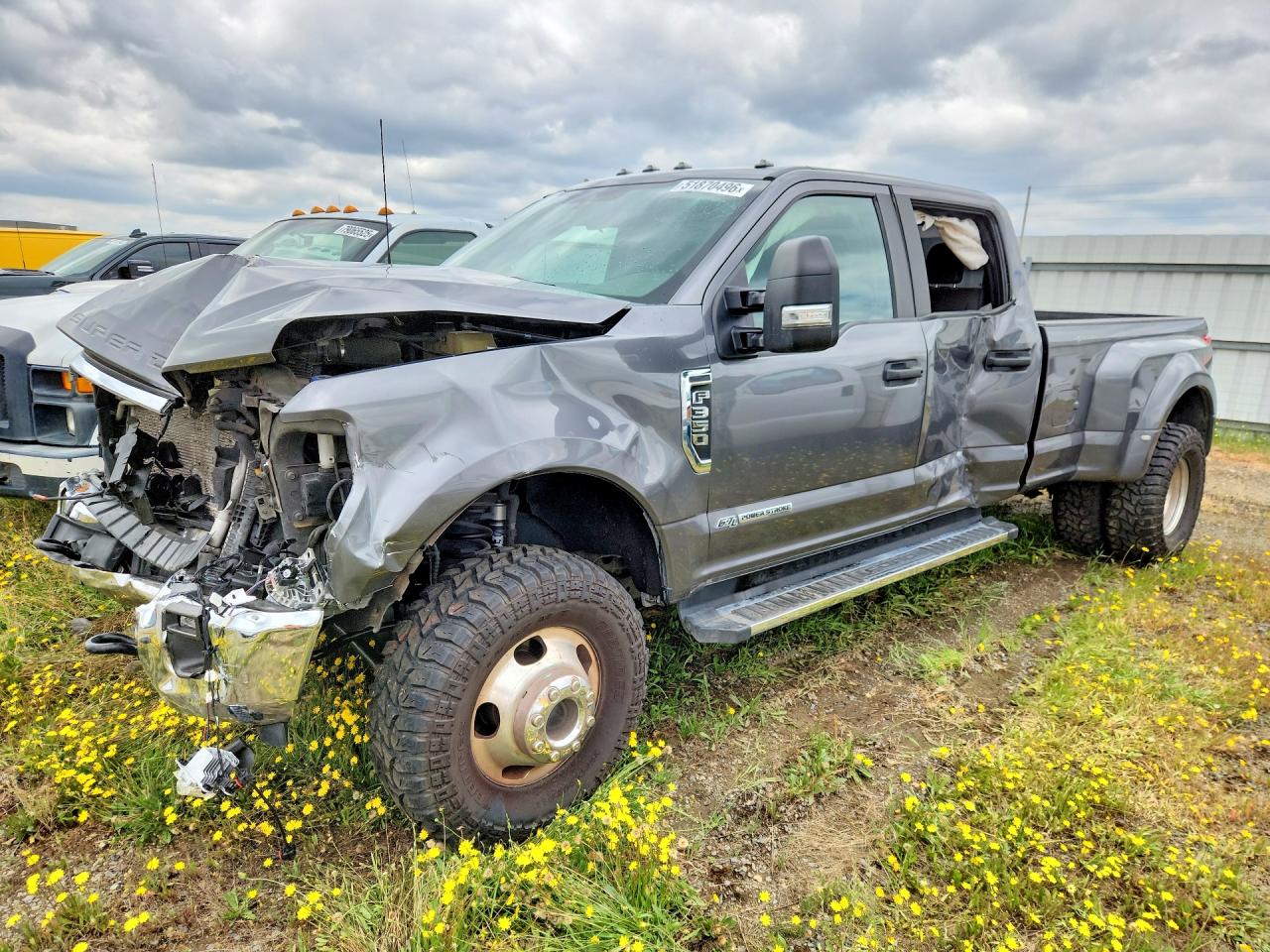 Salvage Ford F-350 Image