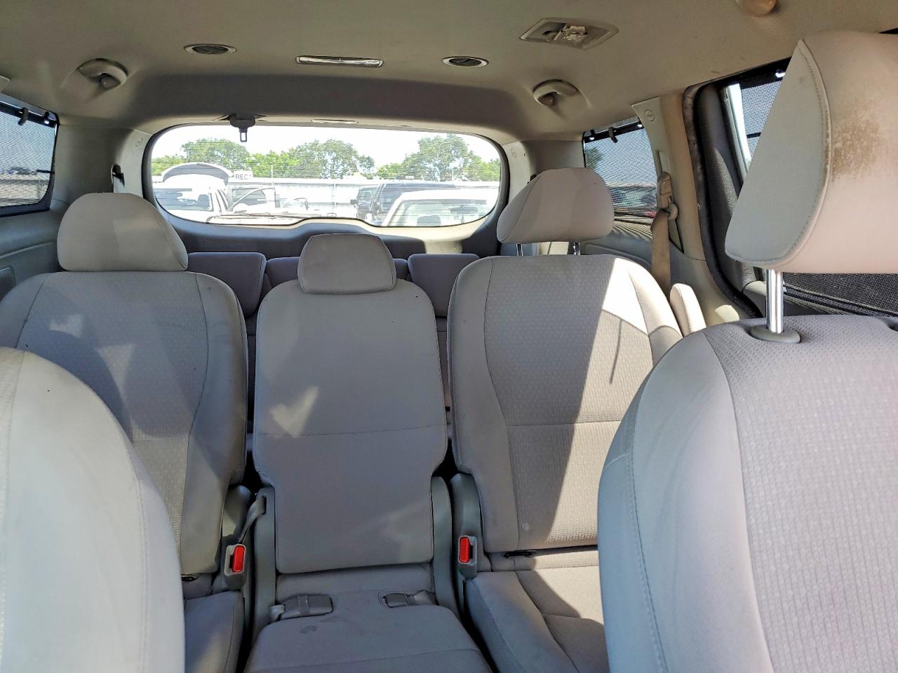 Kia Sedona Lx