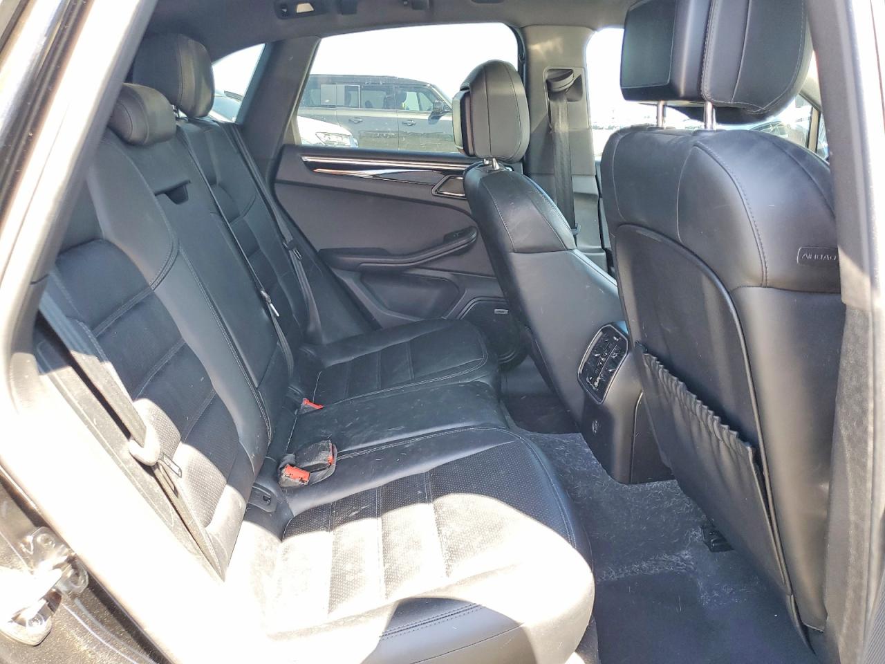 Porsche Macan S