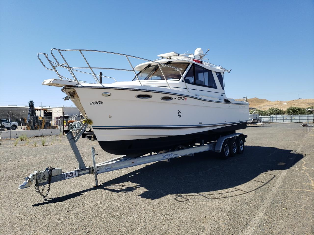 Salvage Cutwater Boat Image