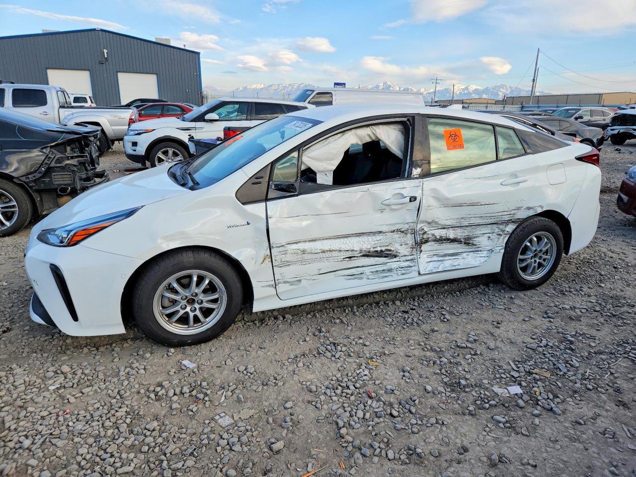 Salvage Toyota Prius Image