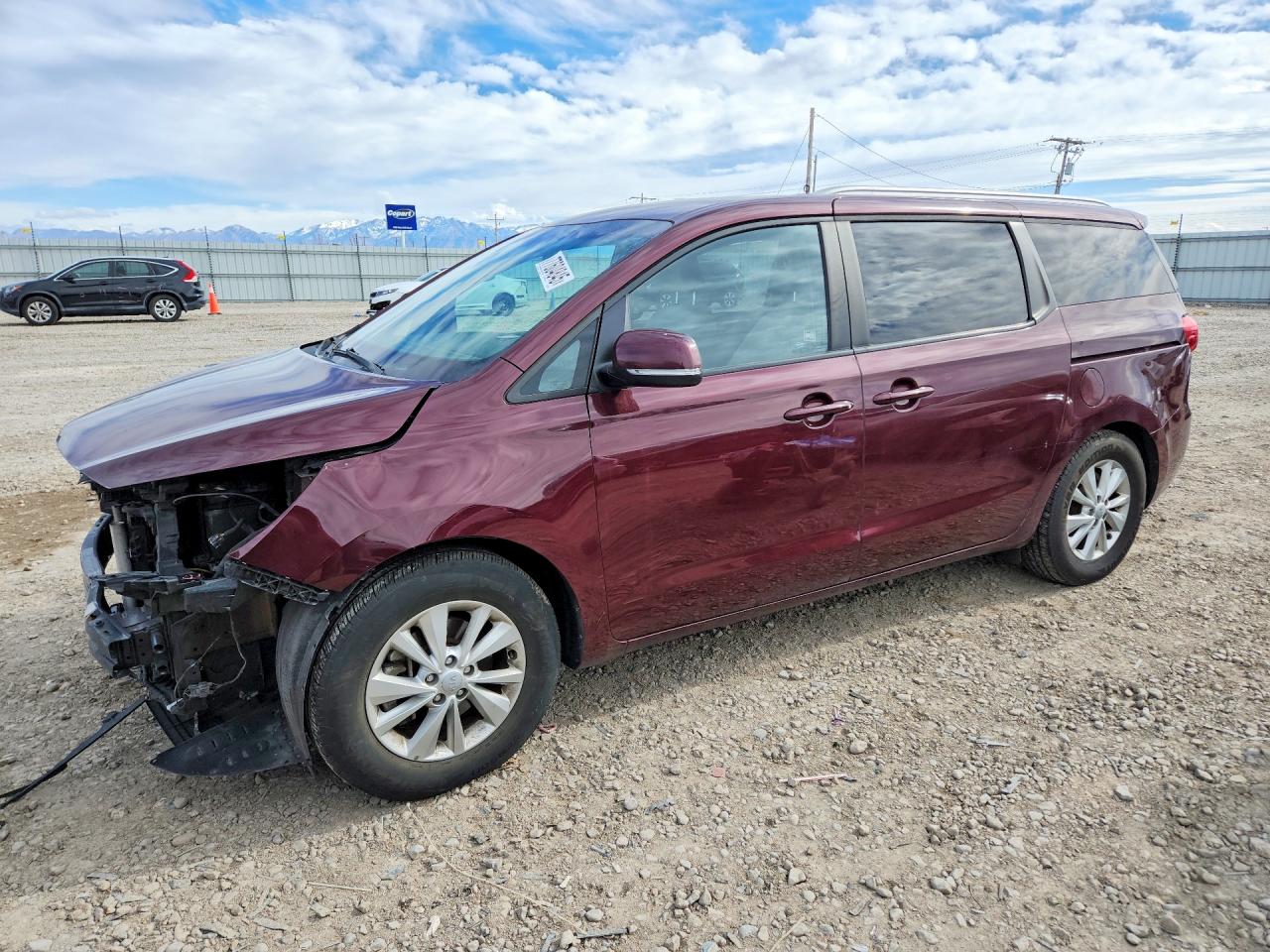 Salvage Kia Sedona Image