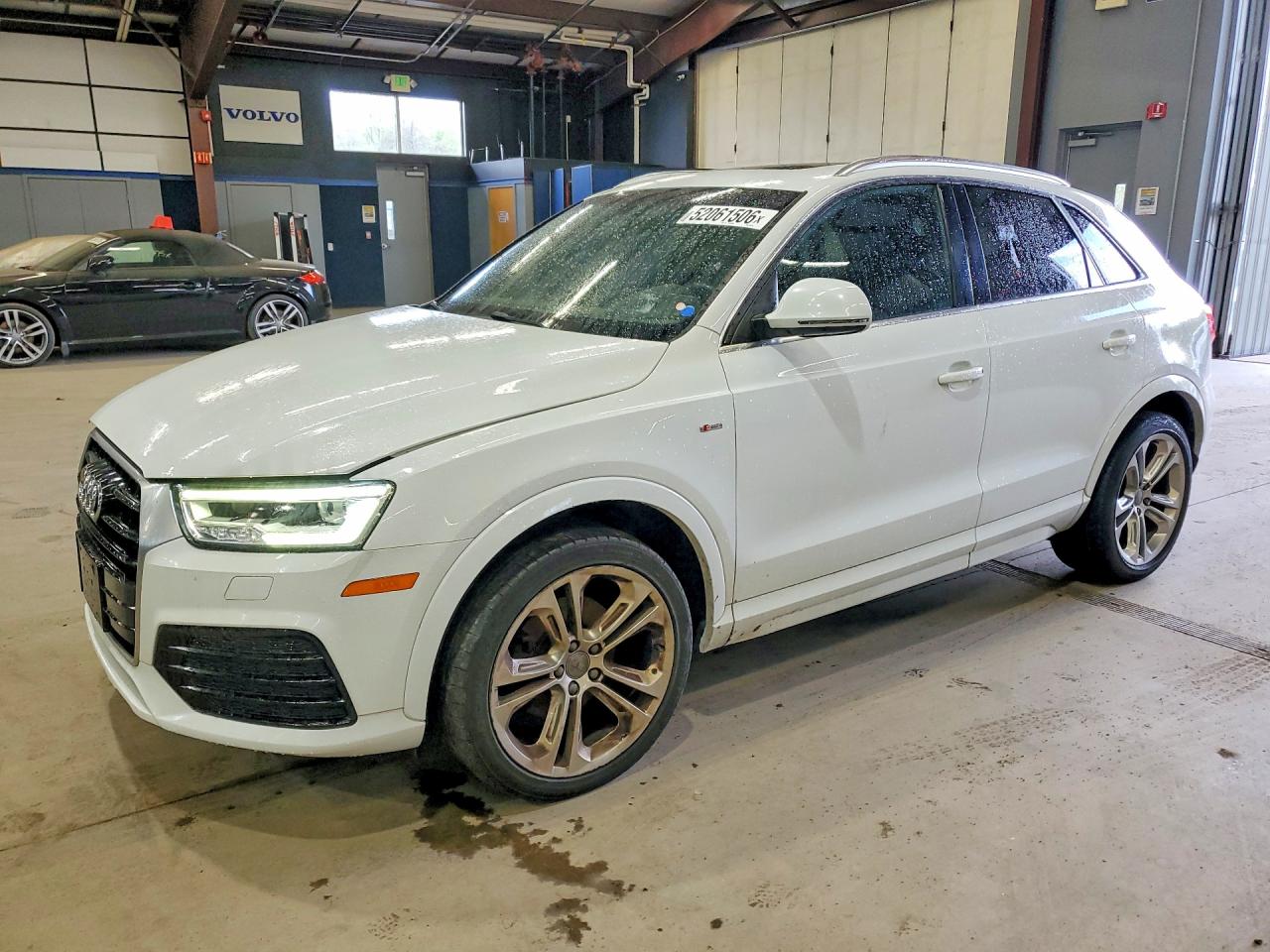 Salvage Audi Q3 Image