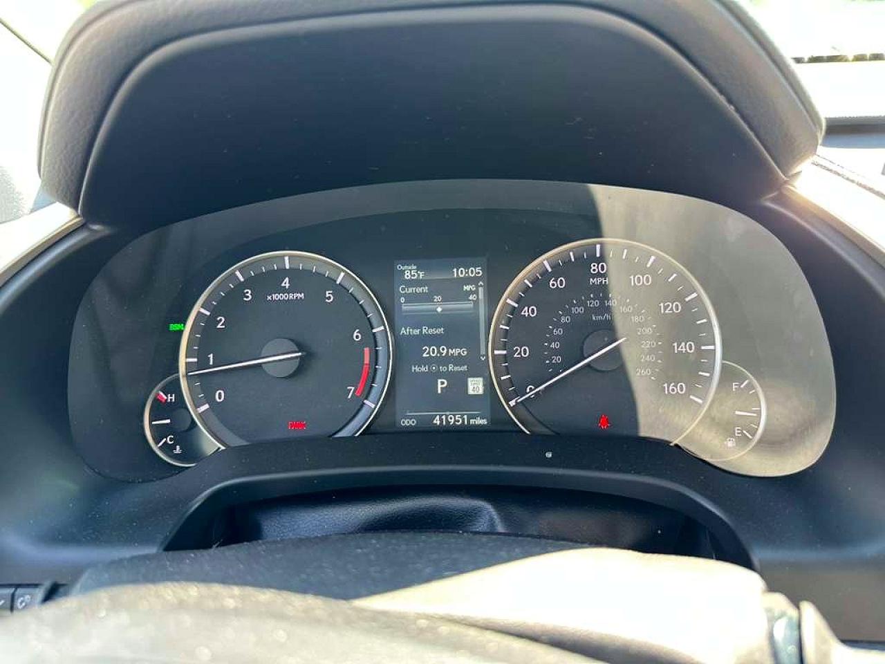 Lexus RX Base