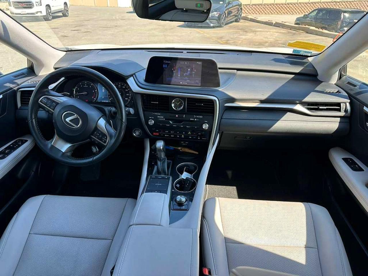 Lexus RX Base
