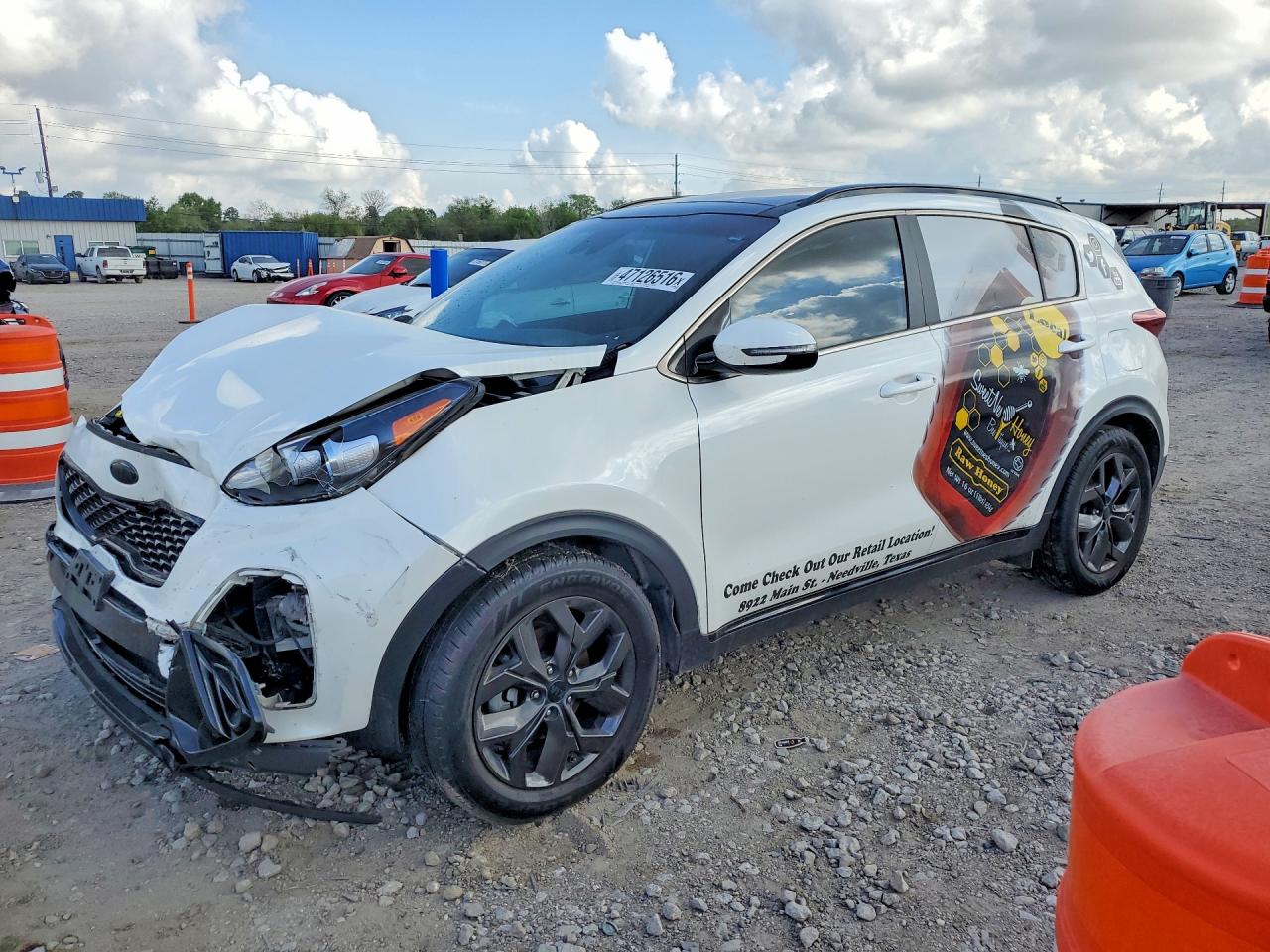 Salvage Kia Sportage Image