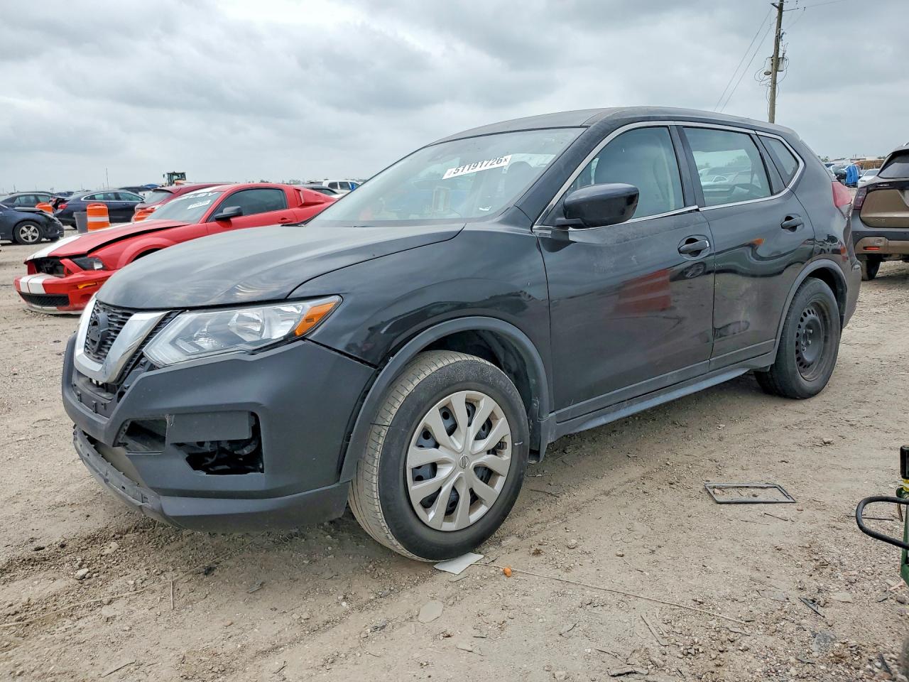 Salvage Nissan Rogue Image