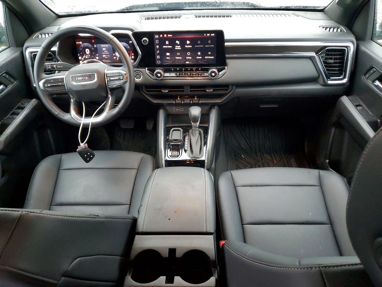 GMC Canyon Elevation
