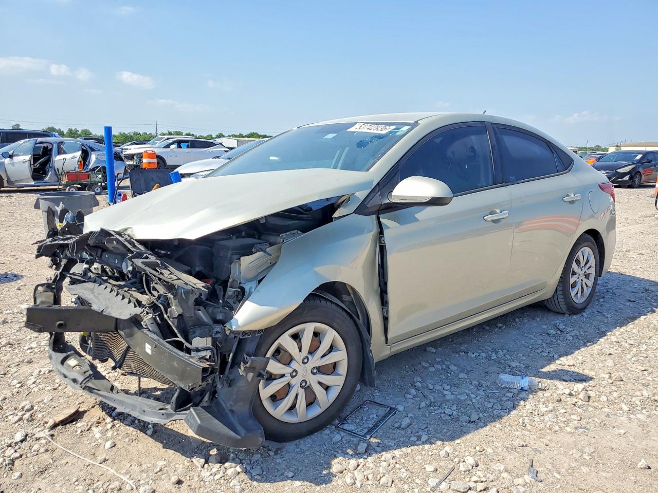 Salvage Hyundai ACCENT Image