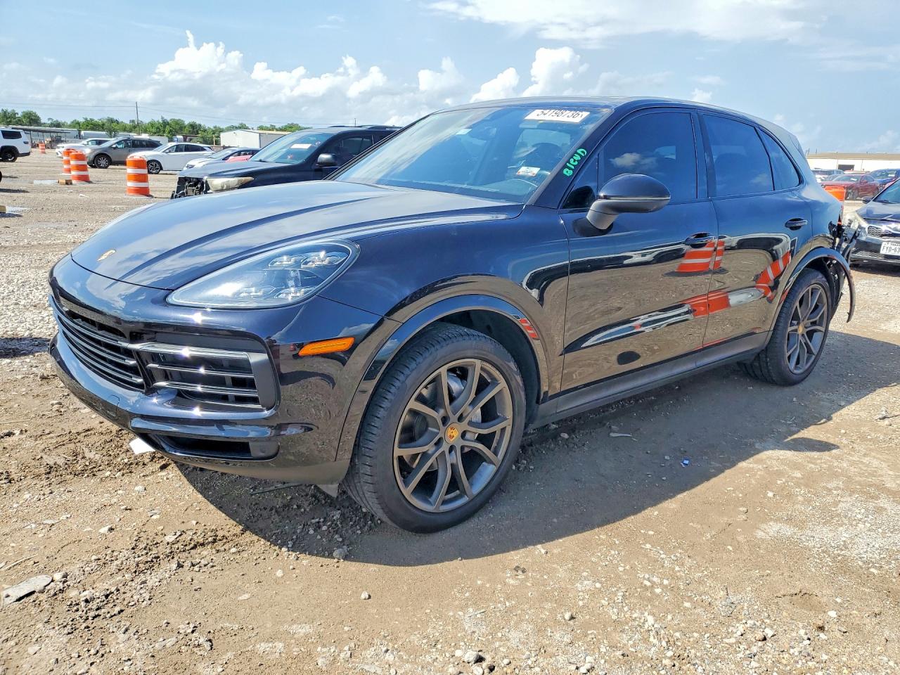 Salvage Porsche Cayenne Image