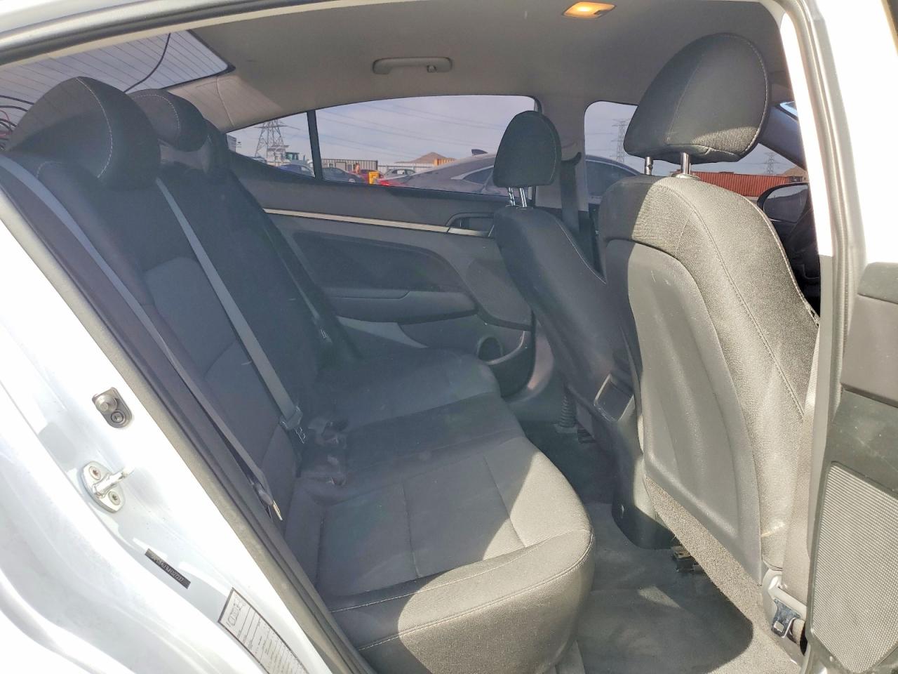 Hyundai ELANTRA Sel