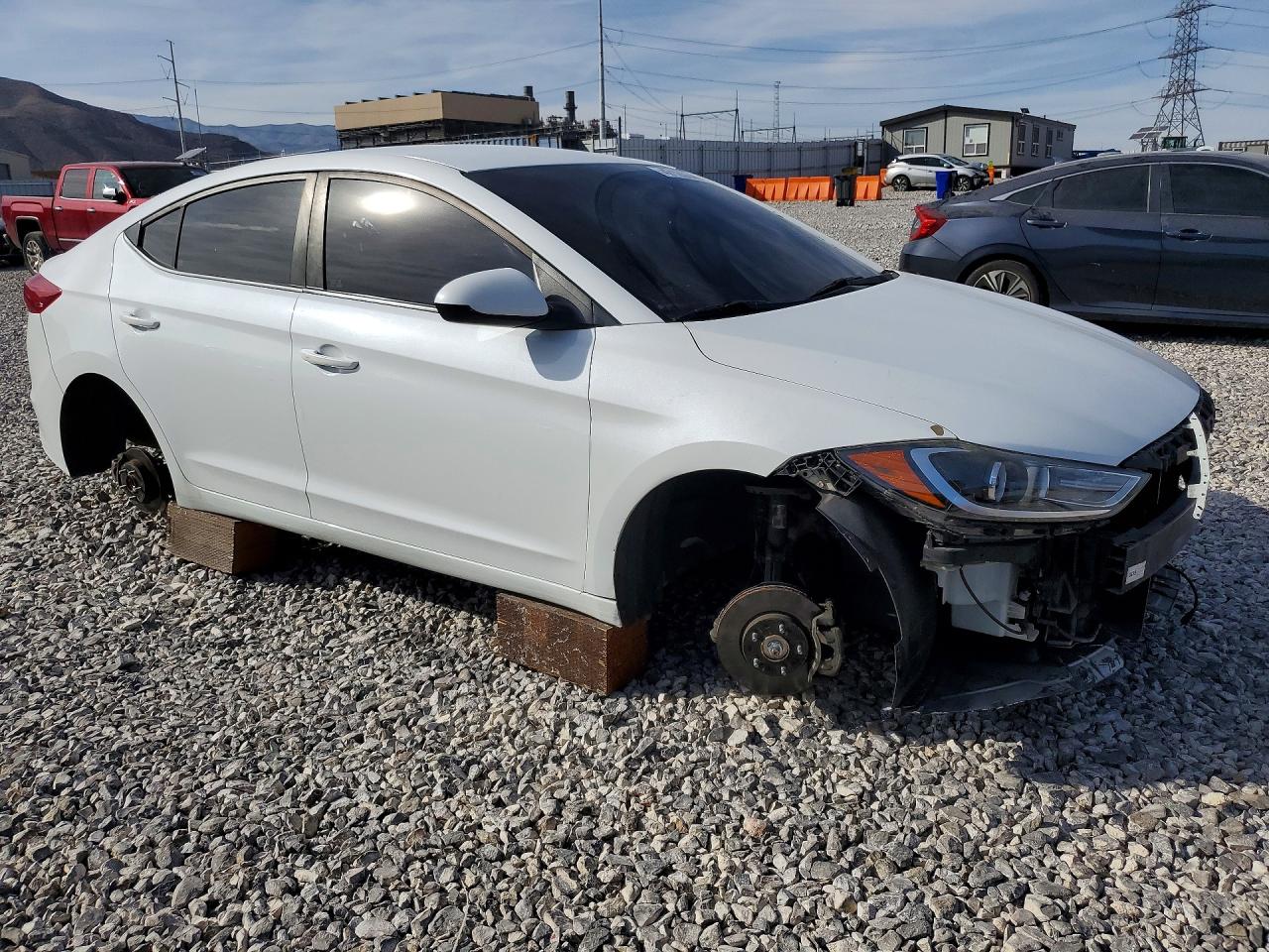 Hyundai ELANTRA Sel
