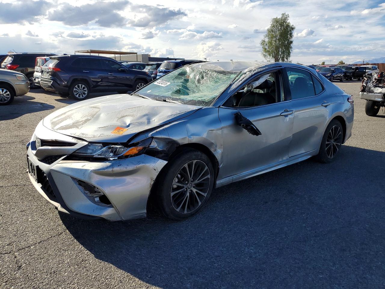 Salvage Toyota Camry Image