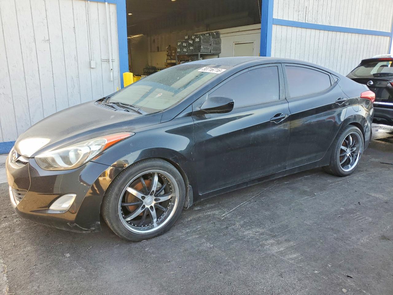 Salvage Hyundai ELANTRA Image