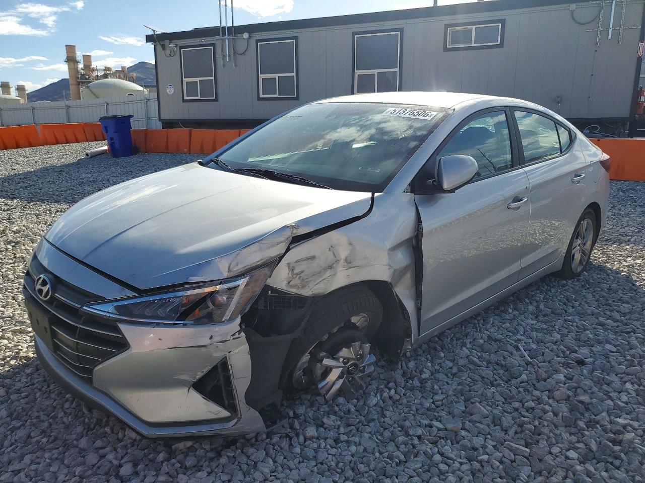 Salvage Hyundai ELANTRA Image