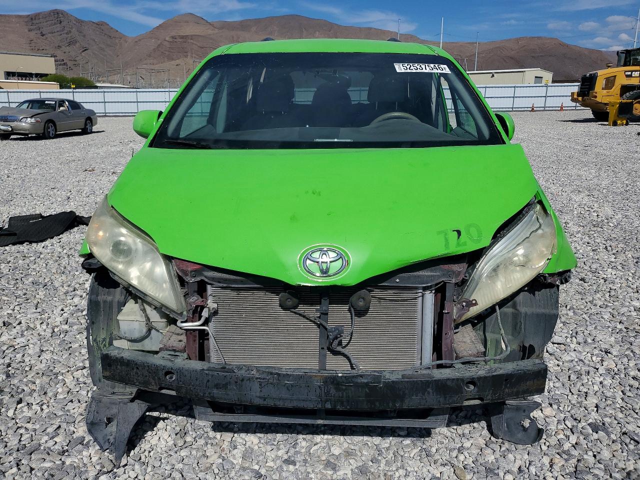 Toyota Sienna Le