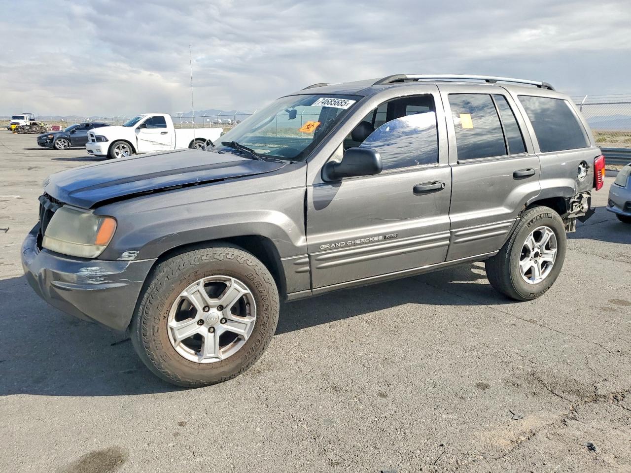 Salvage Jeep Grand Cherokee Image