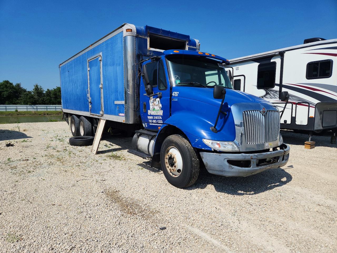International 8000
