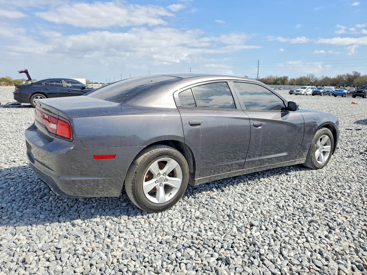 Dodge Charger Se