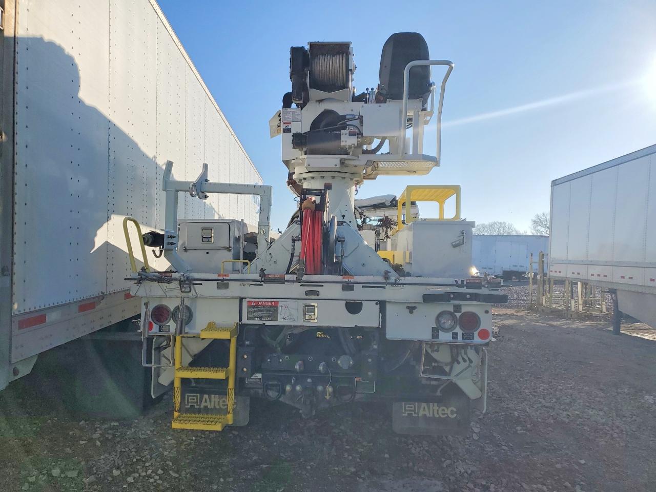 Freigliner M2 106 Medium Duty