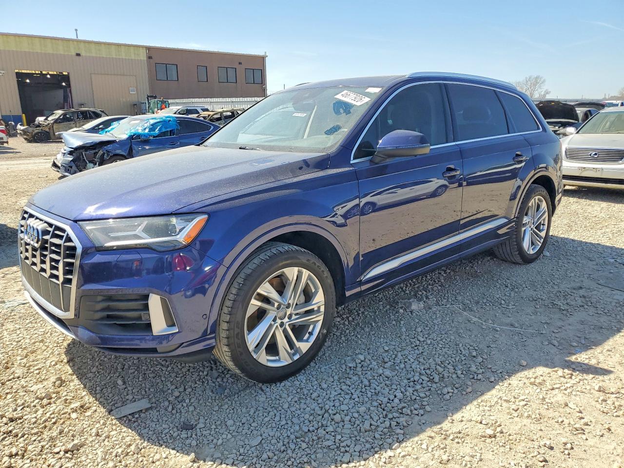 Salvage Audi Q7 Image