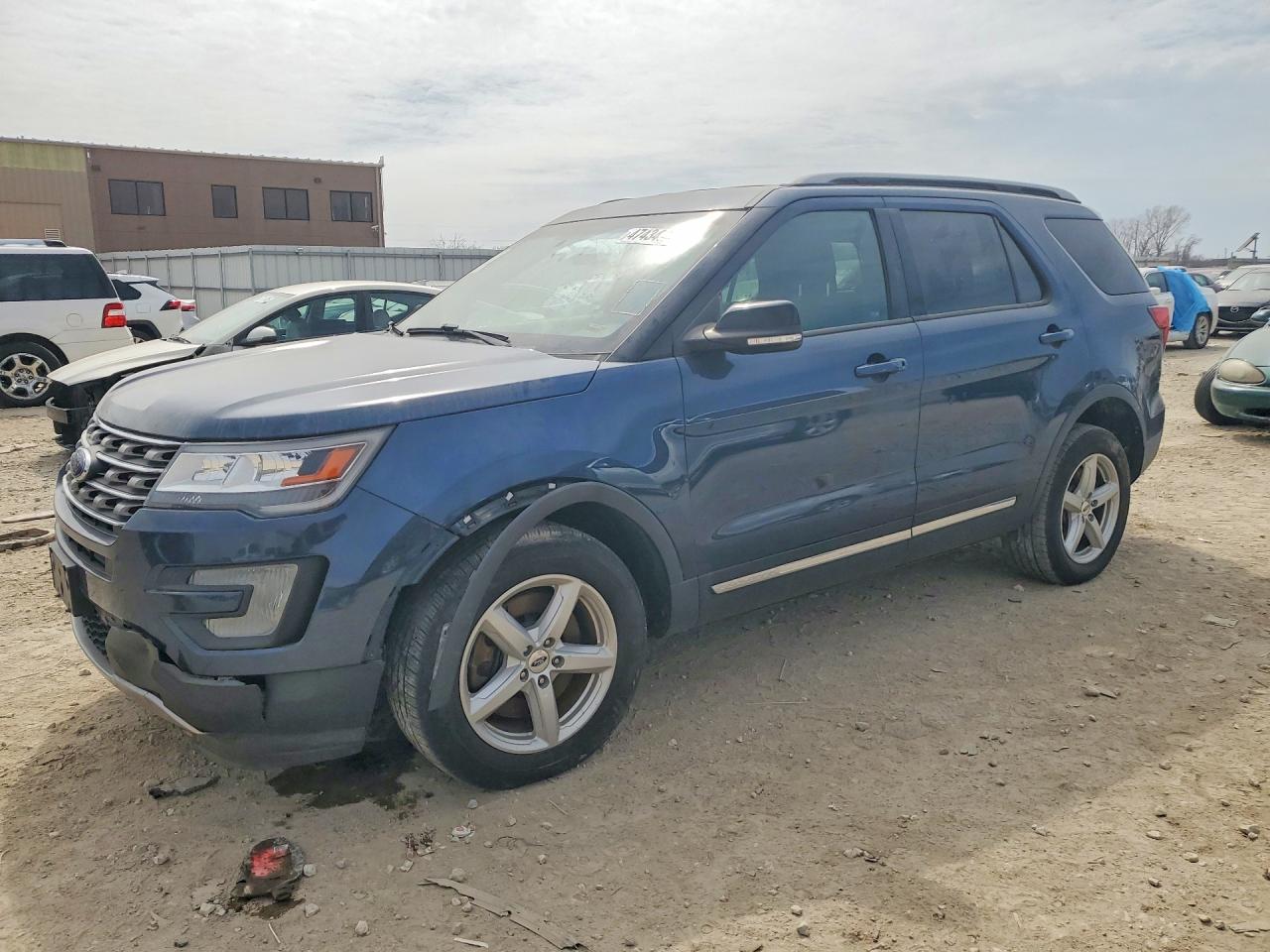 Salvage Ford Explorer Image