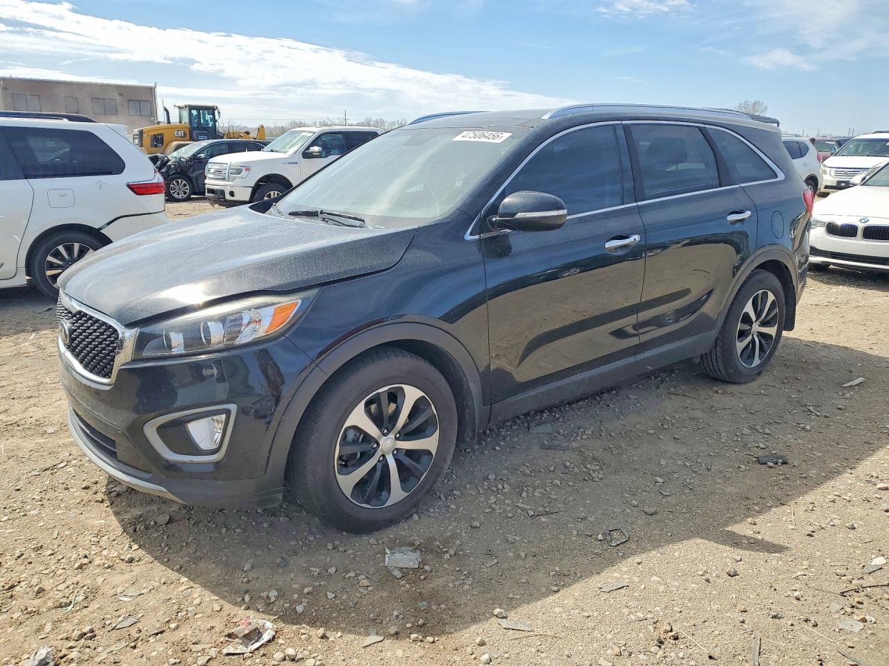 Salvage Kia Sorento Image