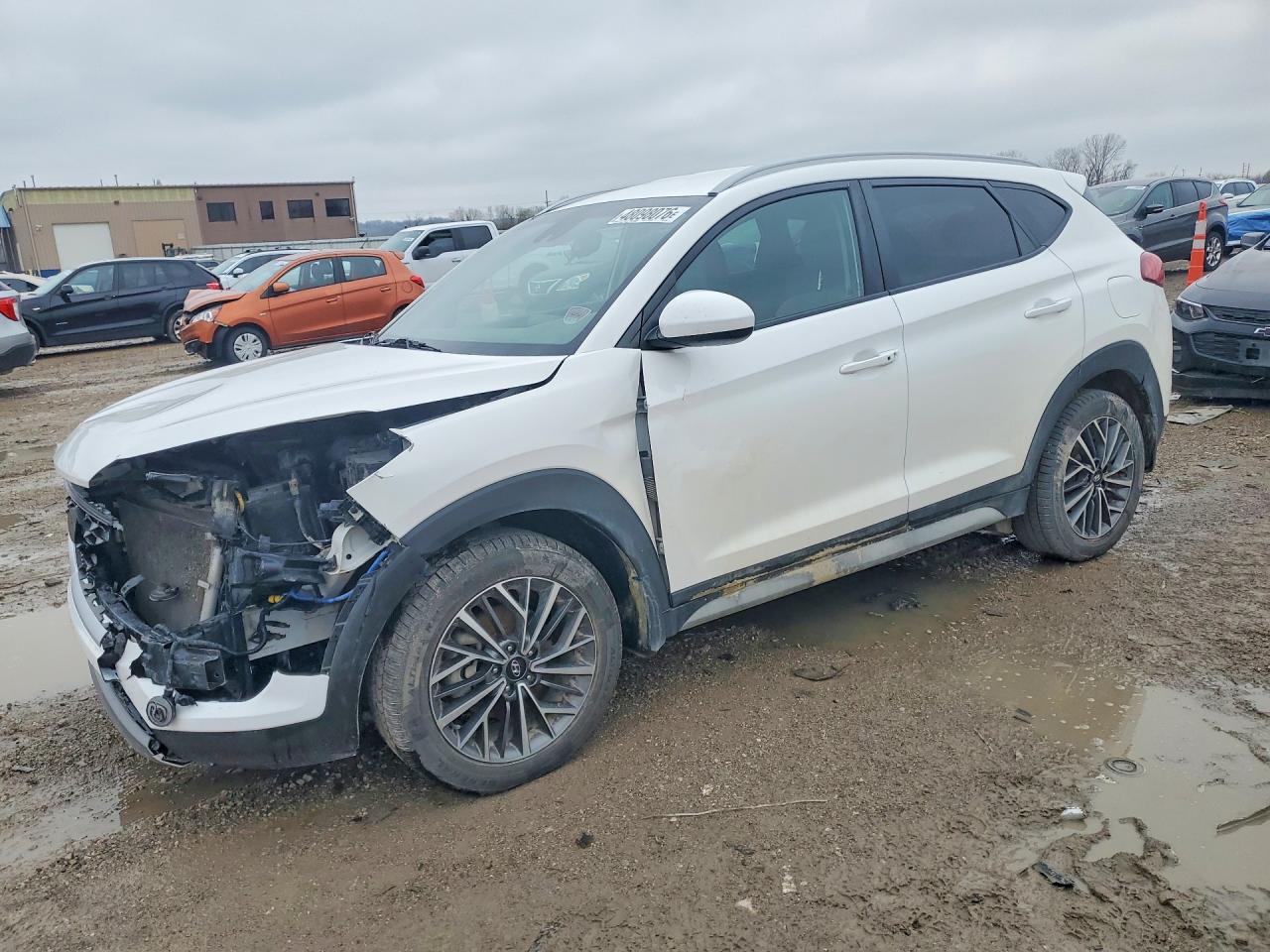Salvage Hyundai TUCSON Image