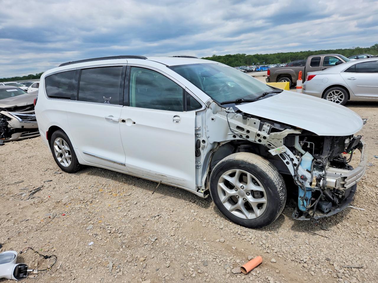 Chrysler Pacifica Touring L