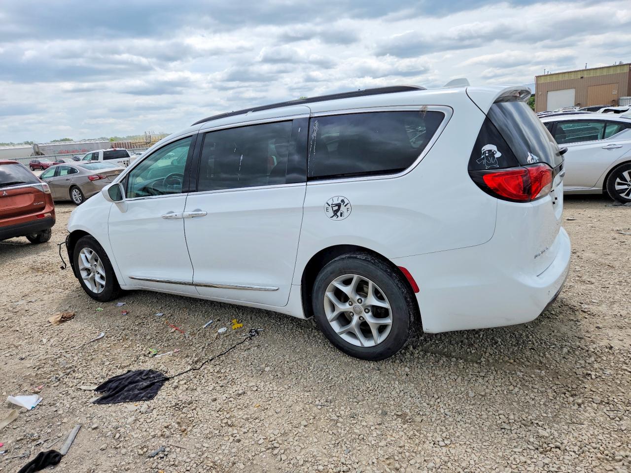Chrysler Pacifica Touring L