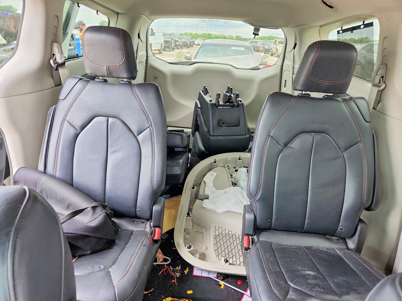 Chrysler Pacifica Touring L
