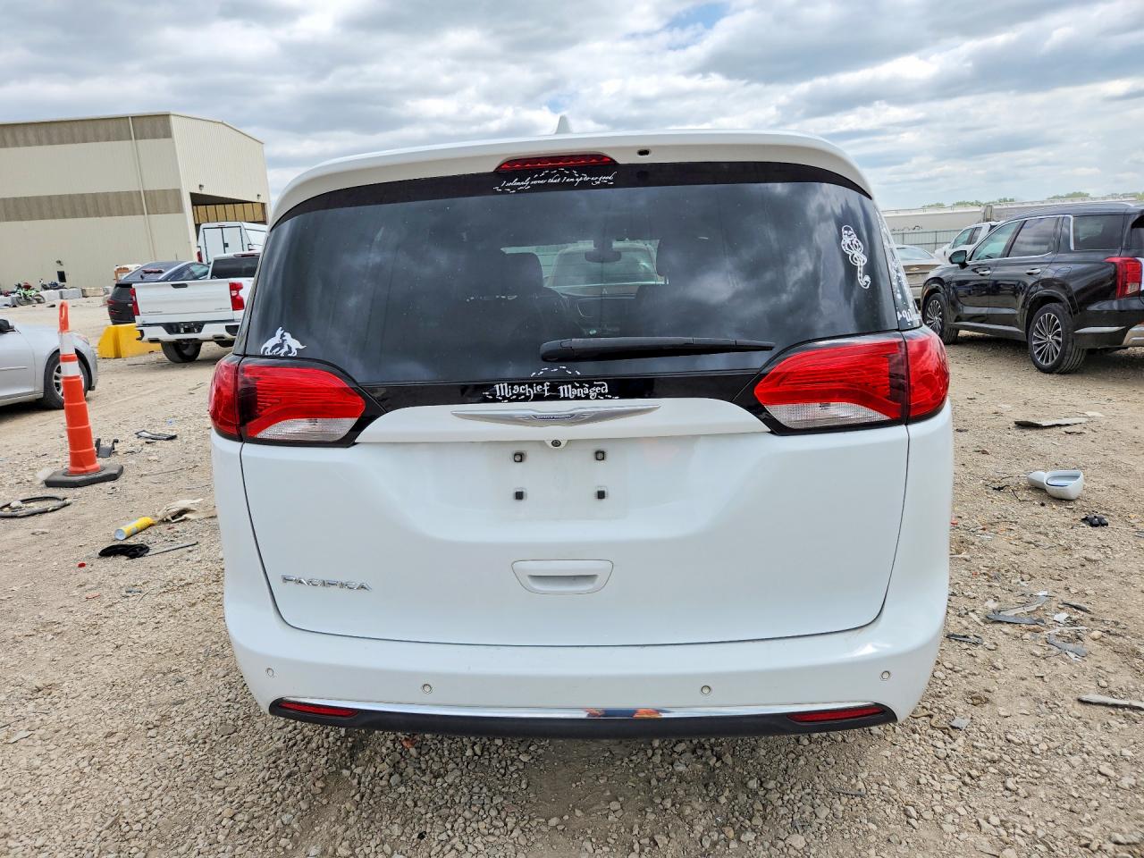 Chrysler Pacifica Touring L