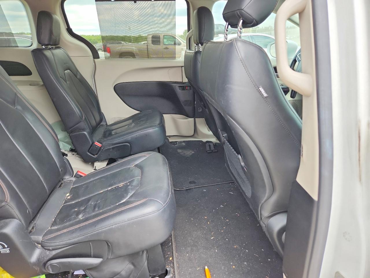 Chrysler Pacifica Touring L