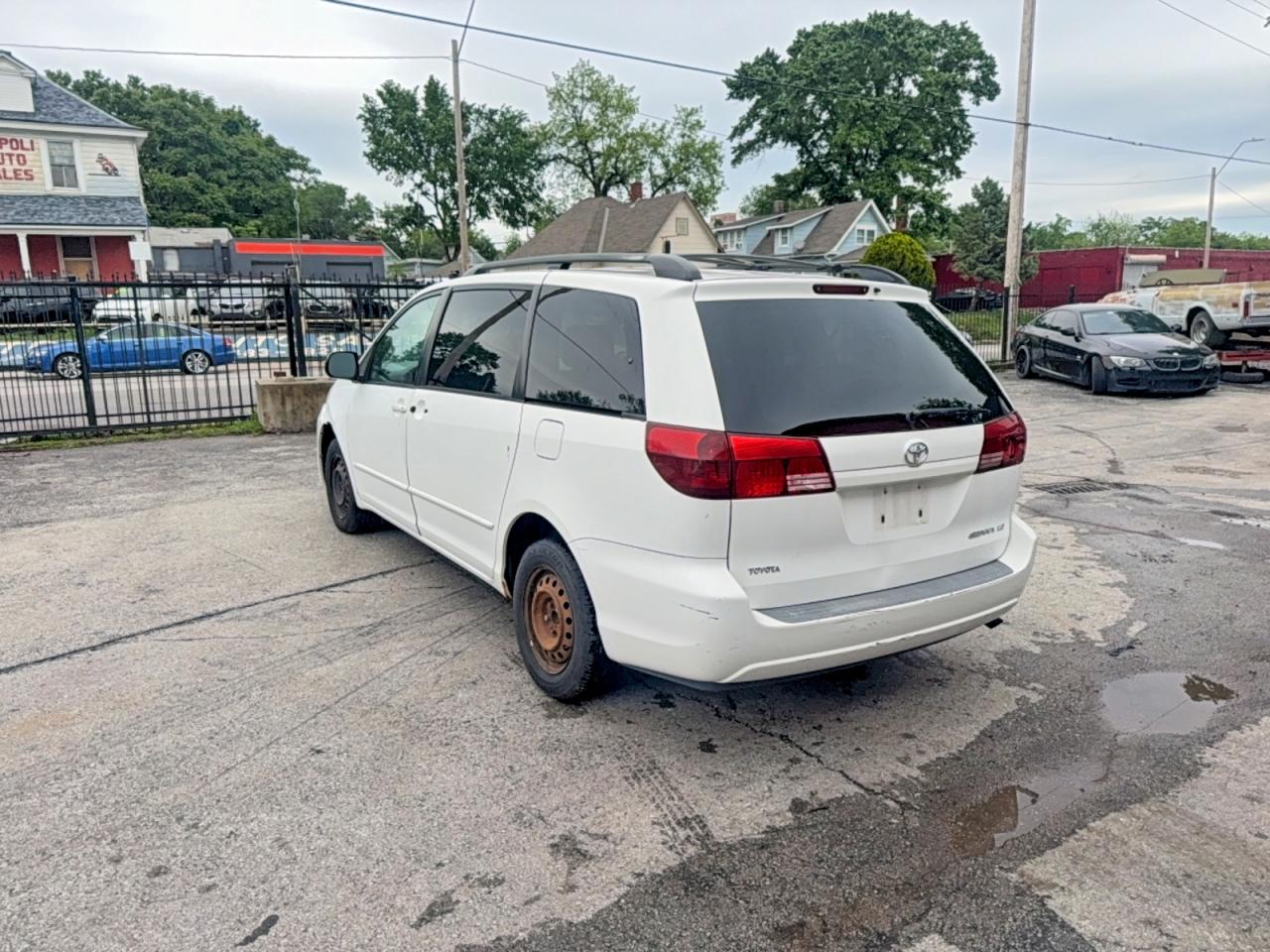Toyota Sienna Le 8 Passenger