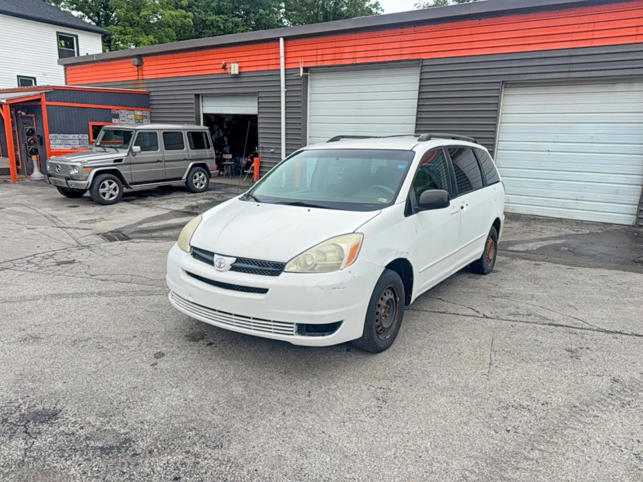Toyota Sienna Le 8 Passenger