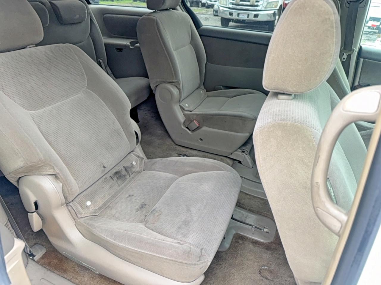 Toyota Sienna Le 8 Passenger