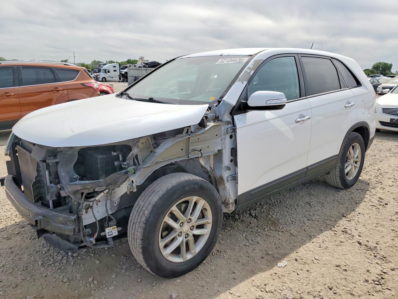 Salvage Kia Sorento Image