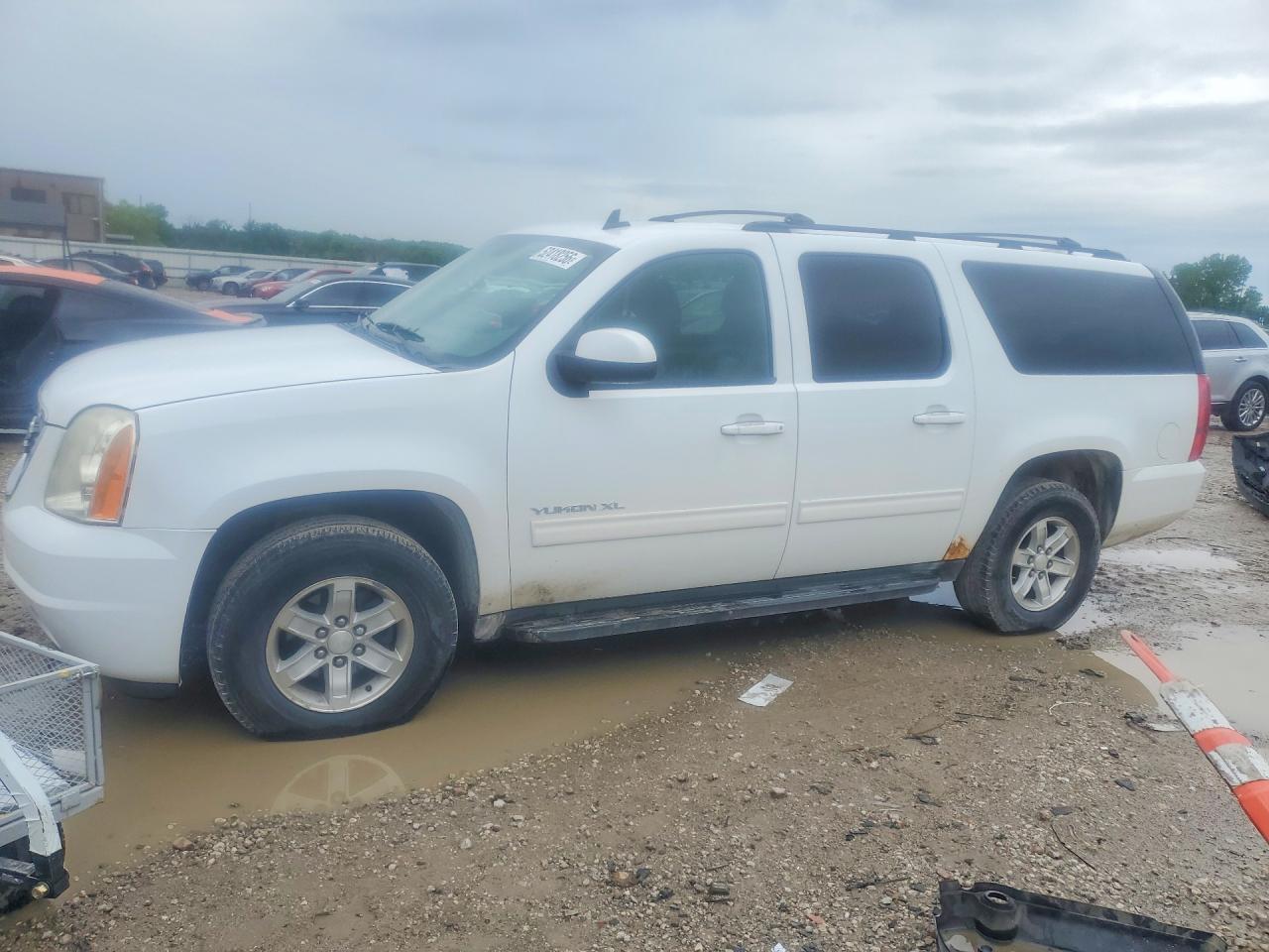 Salvage GMC Yukon Image