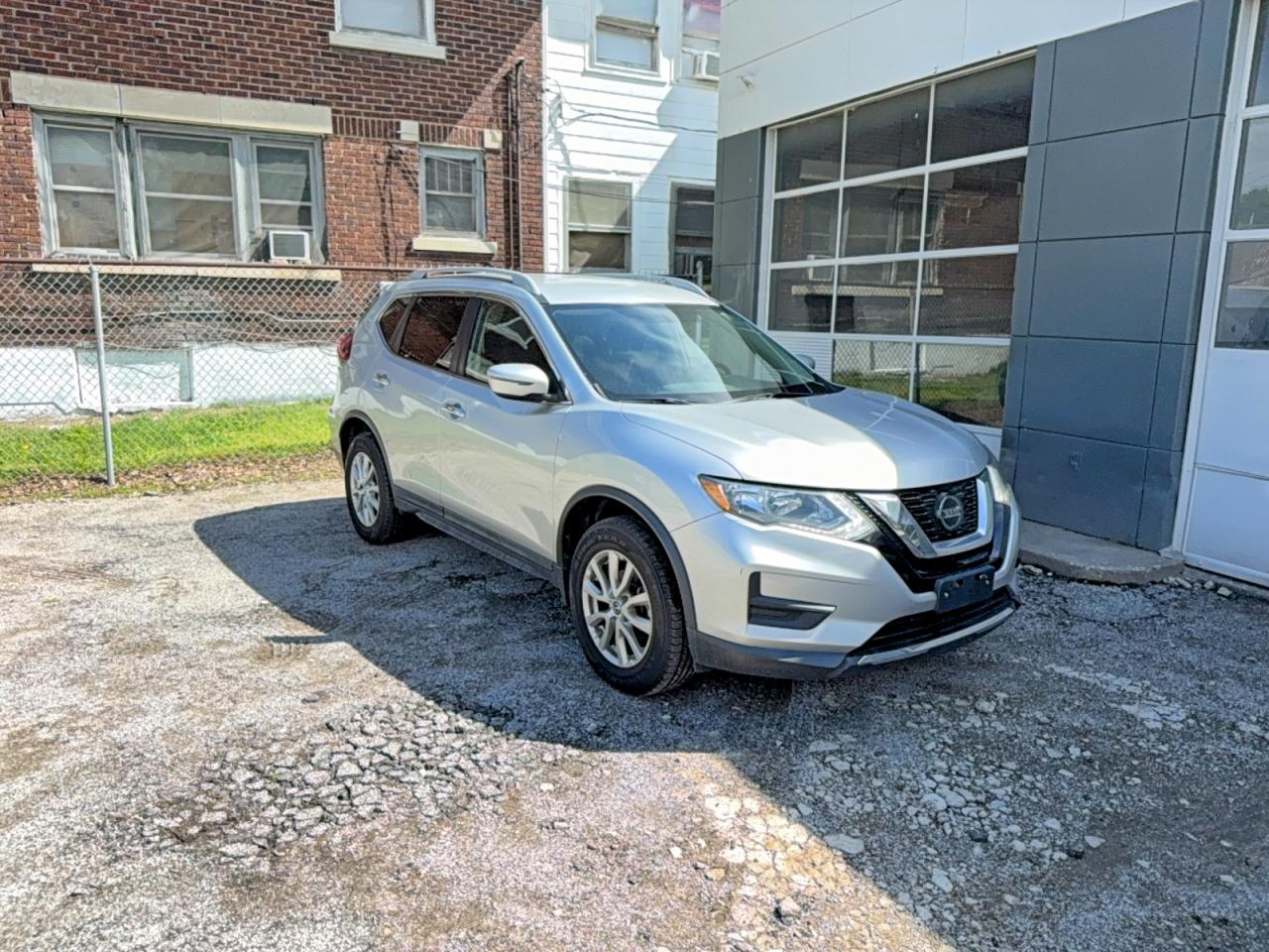 Salvage Nissan Rogue Image