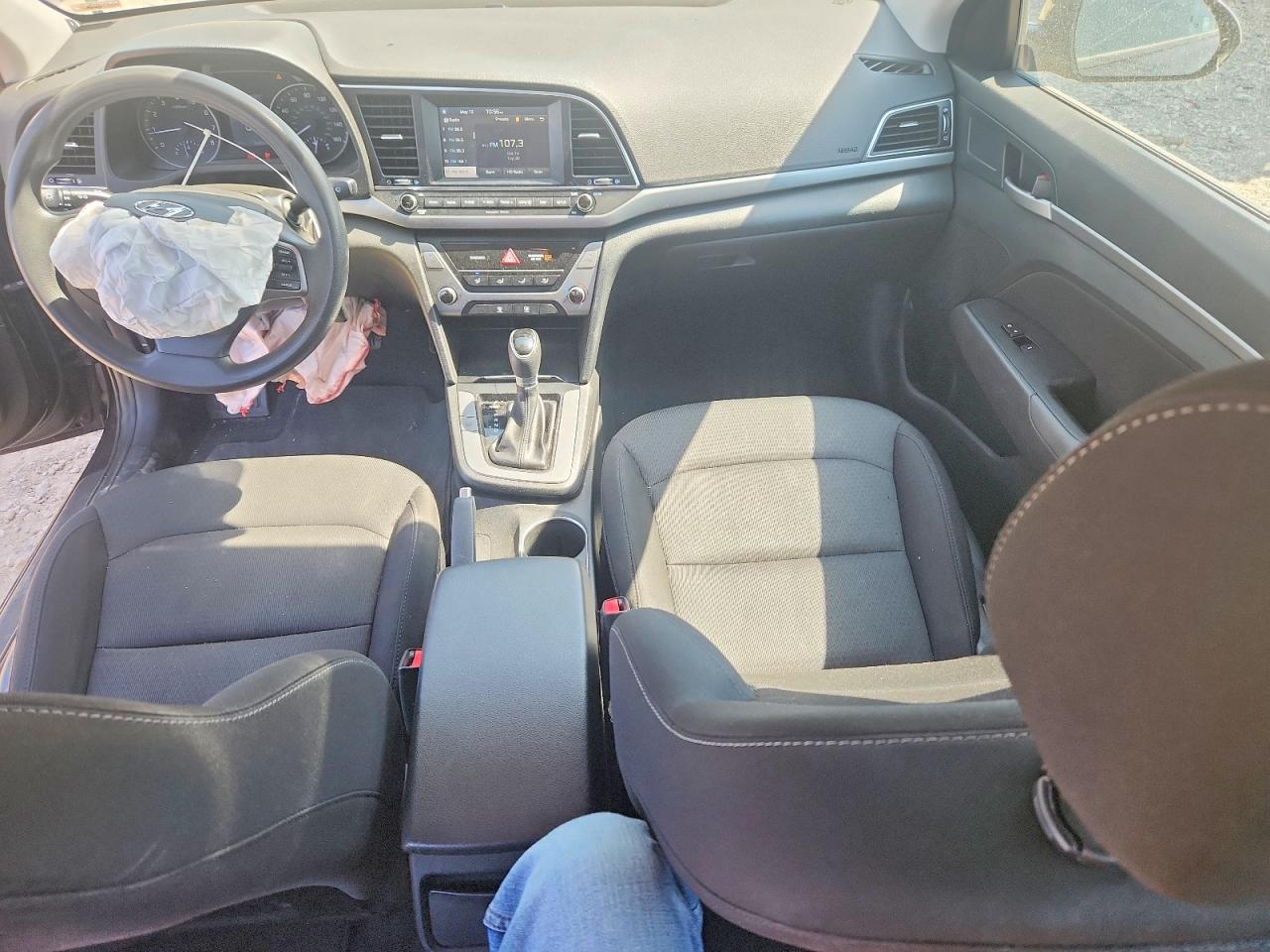 Hyundai ELANTRA Sel