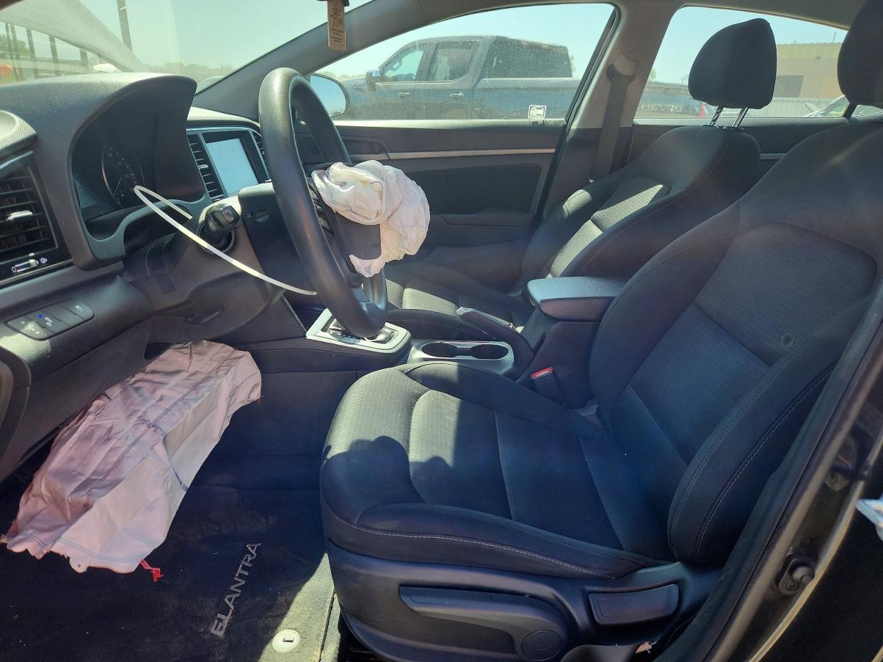 Hyundai ELANTRA Sel