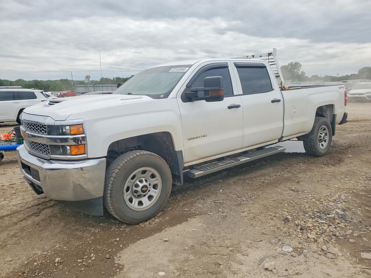 Salvage Chevrolet Silverado Image
