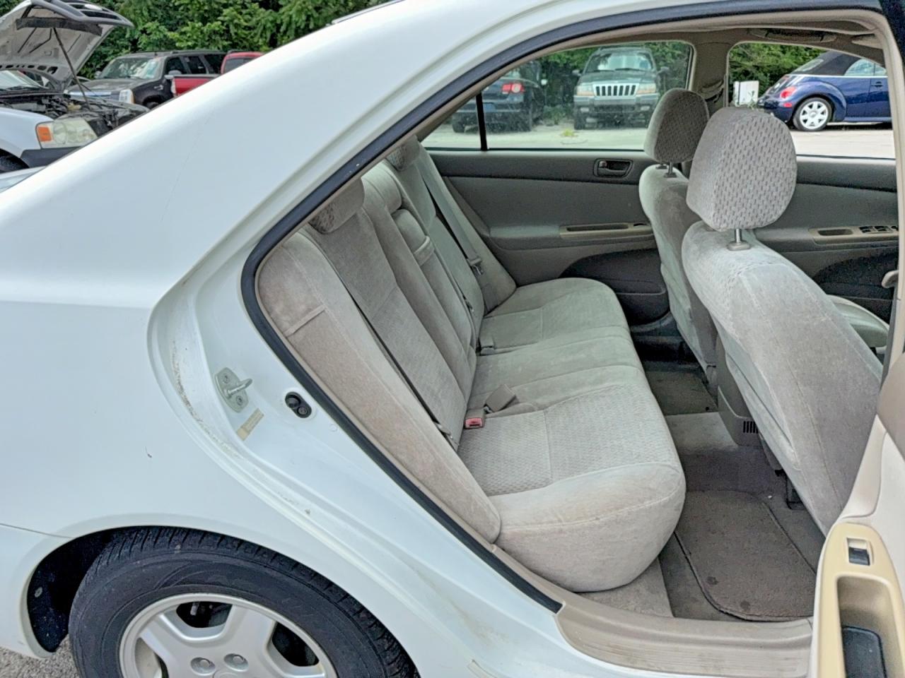 Toyota Camry Le V6