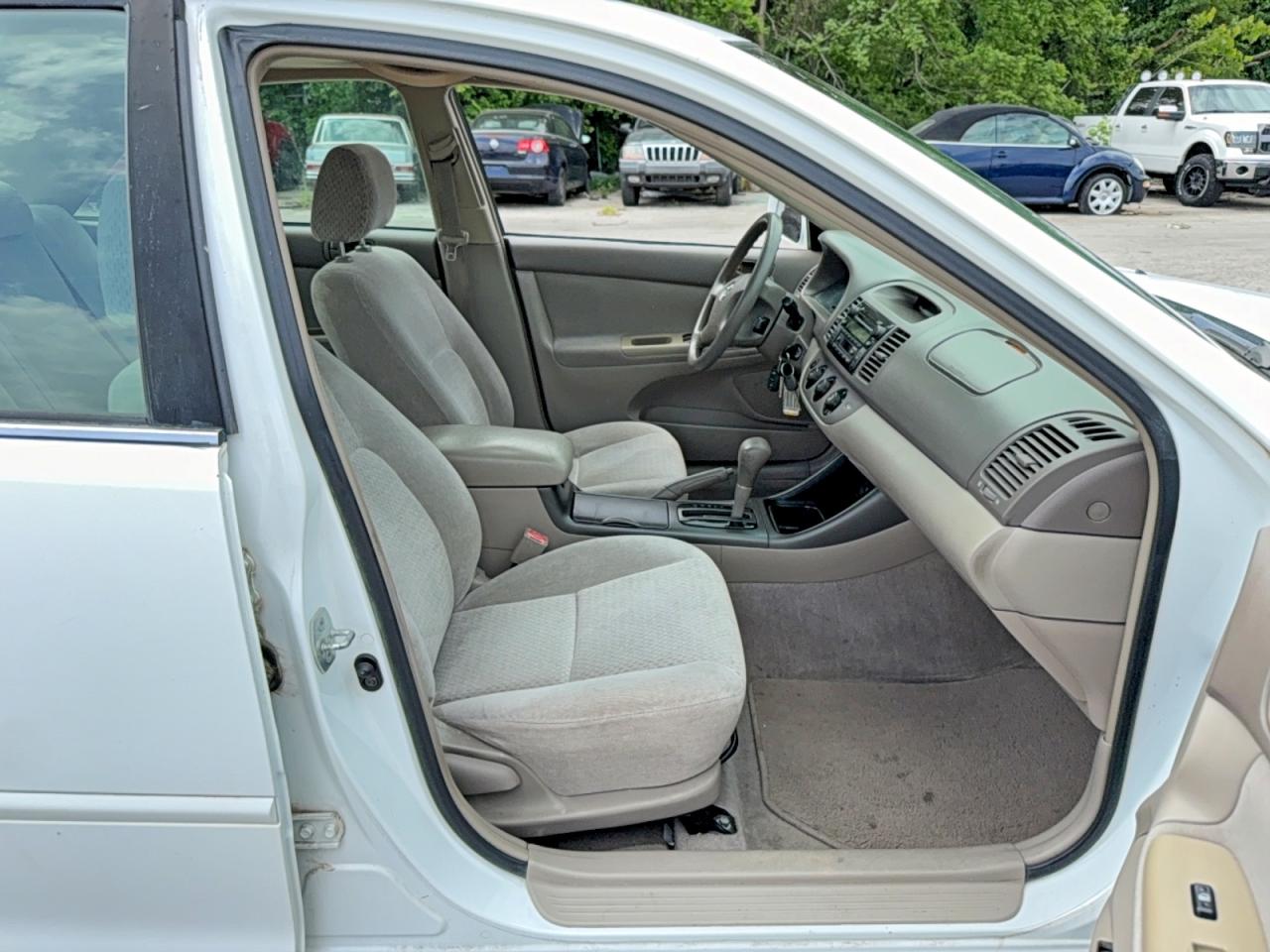 Toyota Camry Le V6