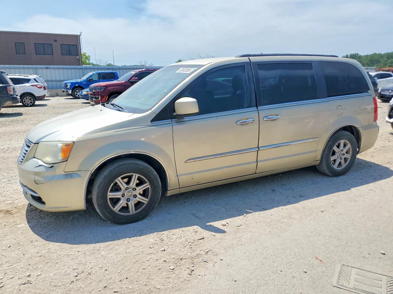 Salvage Chrysler Minivan Image