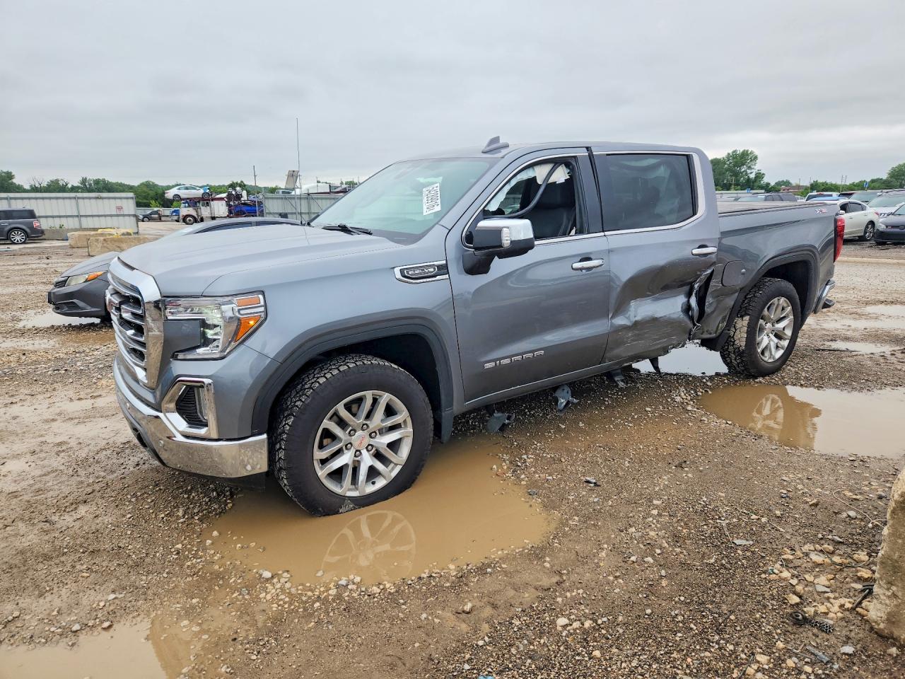 Salvage GMC Sierra Image